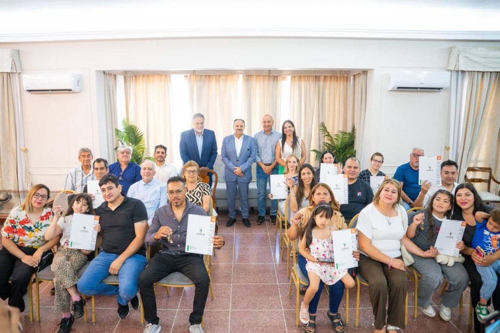 Se entregaron 10 nuevas viviendas del programa 