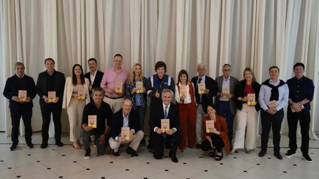 Milei anunciará un importante aumento salarial para ministros y secretarios de su gabinete