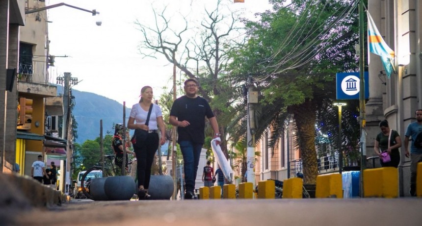 Reducen la calzada para priorizar al peatón en el centro capitalino